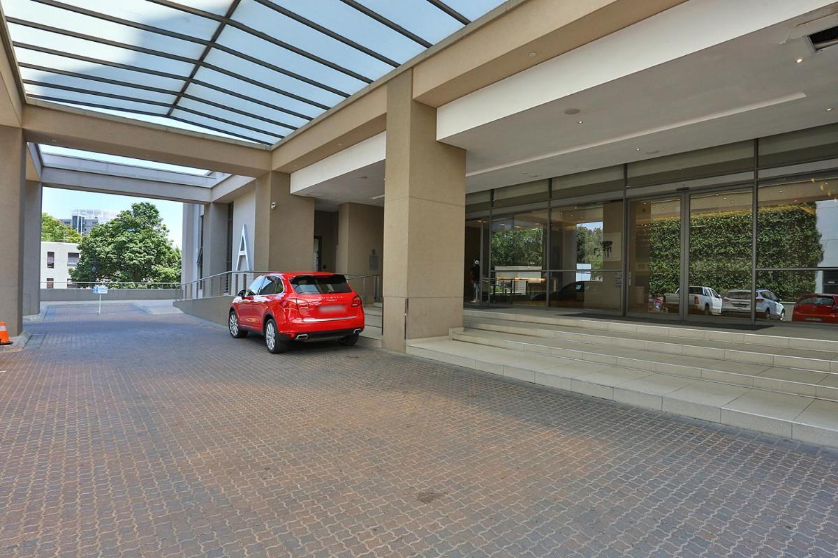 305 Sandton Skye Йоханнесбург Экстерьер фото